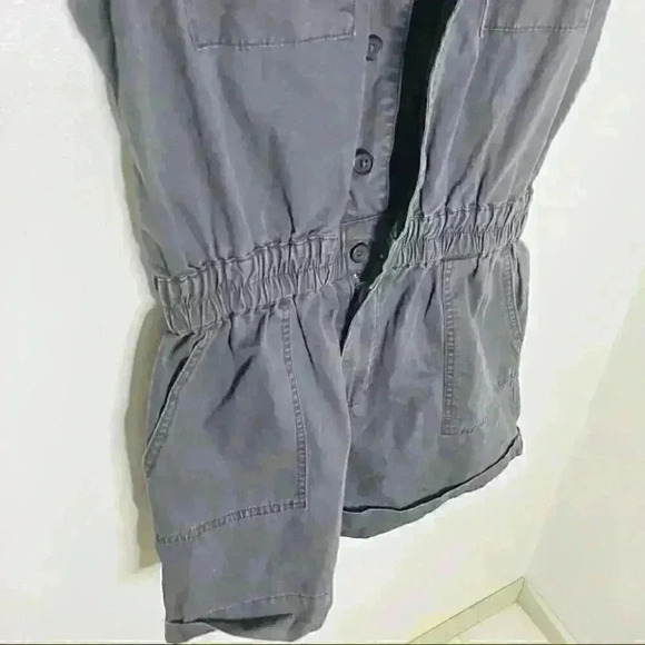 NWT Blank NYC Short Denim Romper In Down To Earth Grey - Picture 6 of 7